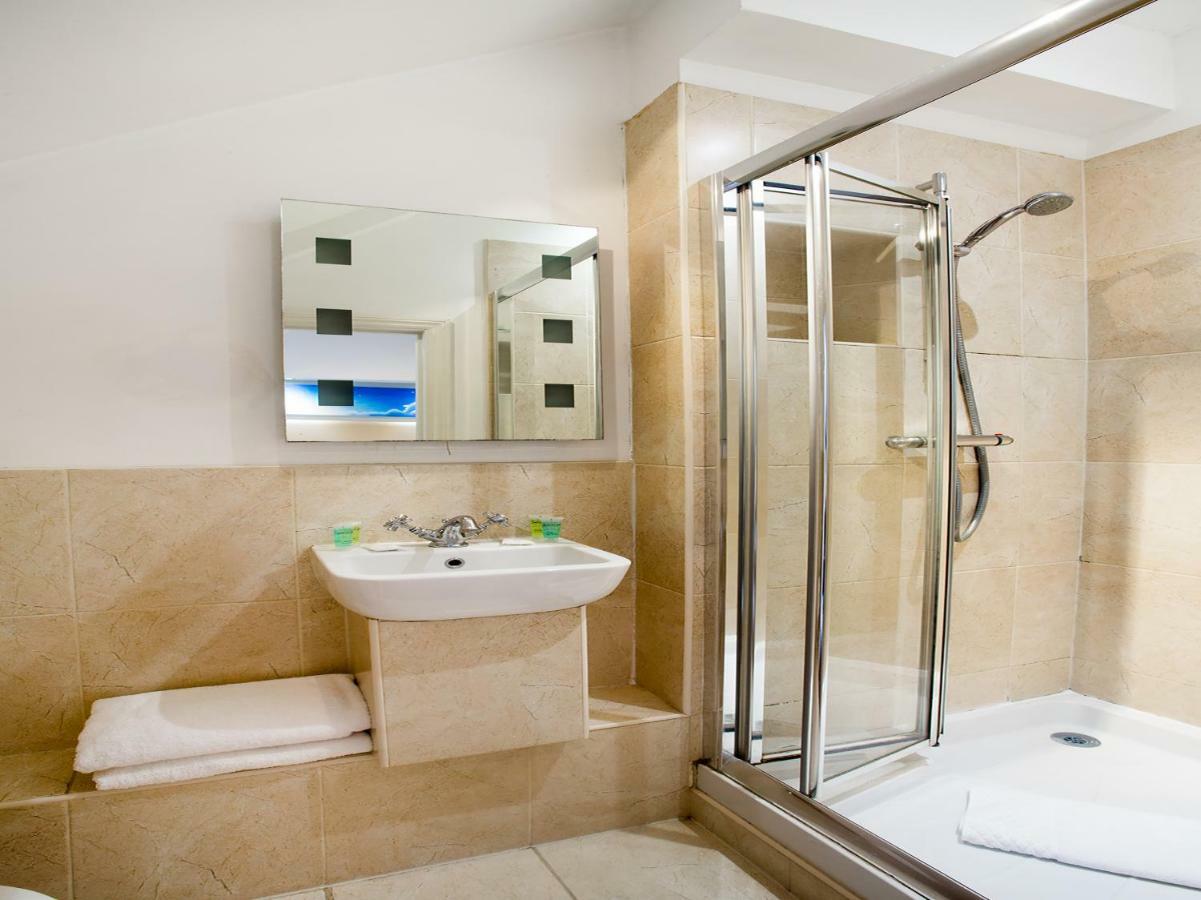 ברייטון Oyo Lifestyle Hotel Sea Breeze מראה חיצוני תמונה
