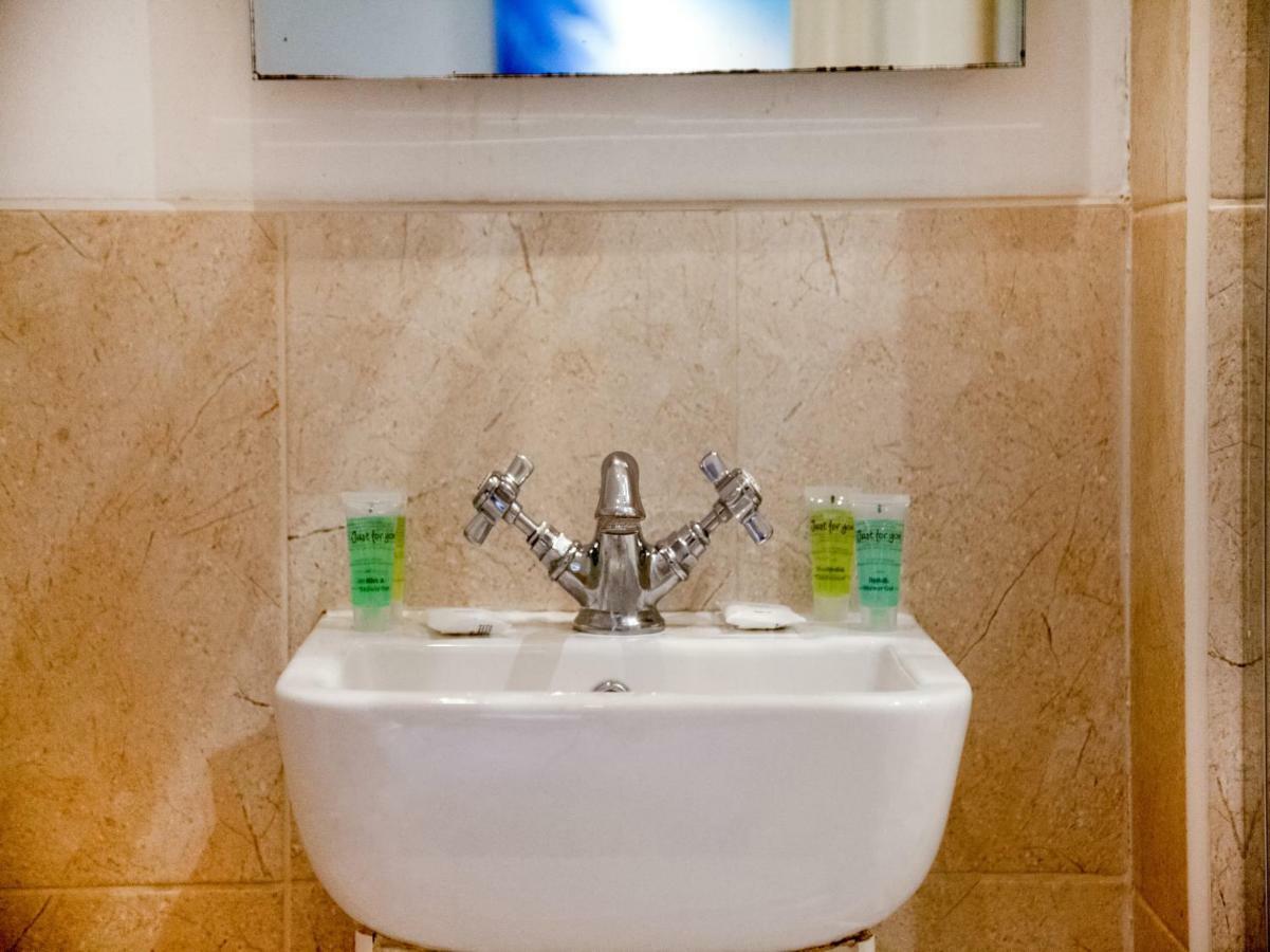ברייטון Oyo Lifestyle Hotel Sea Breeze מראה חיצוני תמונה